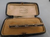 DIAMOND & SAPPHIRE BROOCH IN B