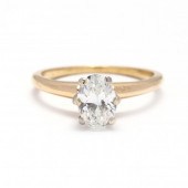 DIAMOND SOLITAIRE RING The ova