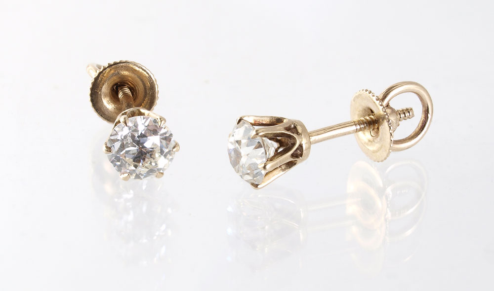 DIAMOND STUD EARRINGS: 14K earrings