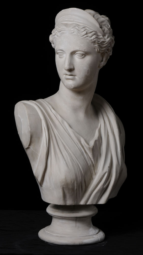 DIANA OF VERSAILLES GODDESS OF