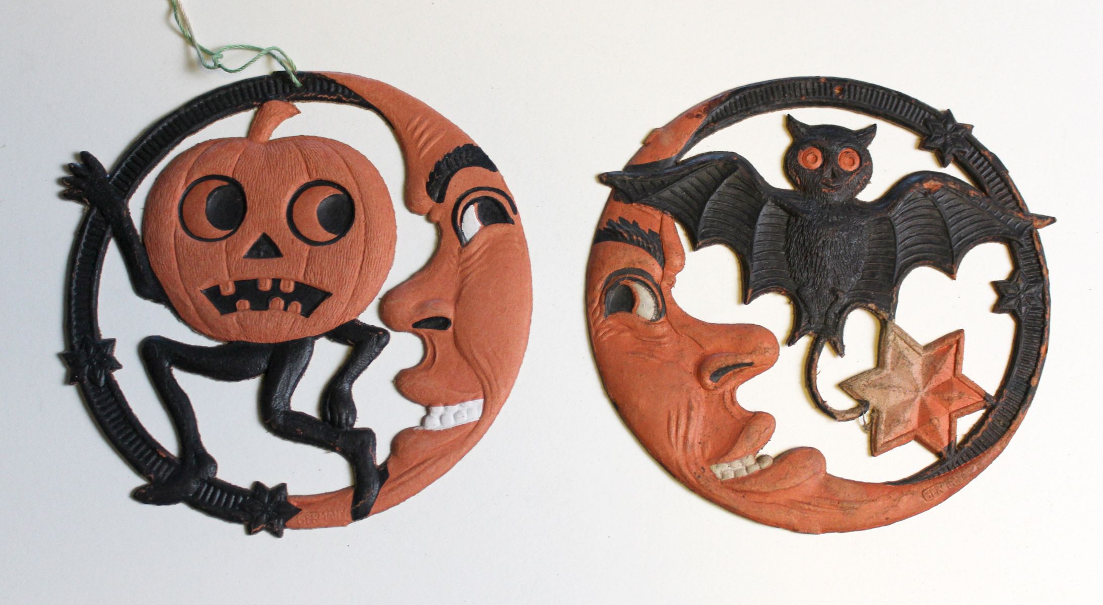 DIE-CUT EMBOSSED HALLOWEEN