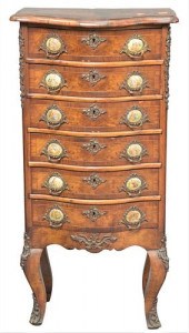 DIMINUTIVE BURLWOOD CHEST, HAV