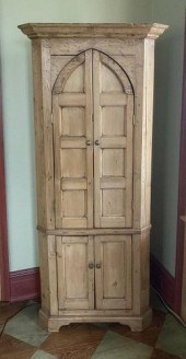DIMINUTIVE ENGLISH PINE CORNER