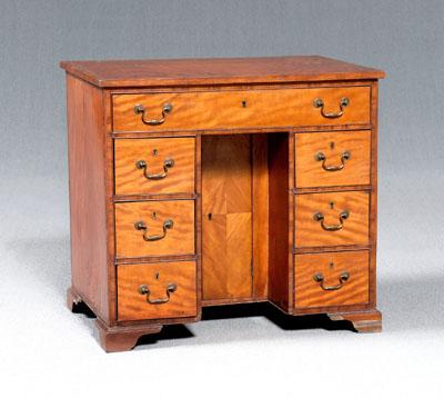 Diminutive inlaid kneehole desk,