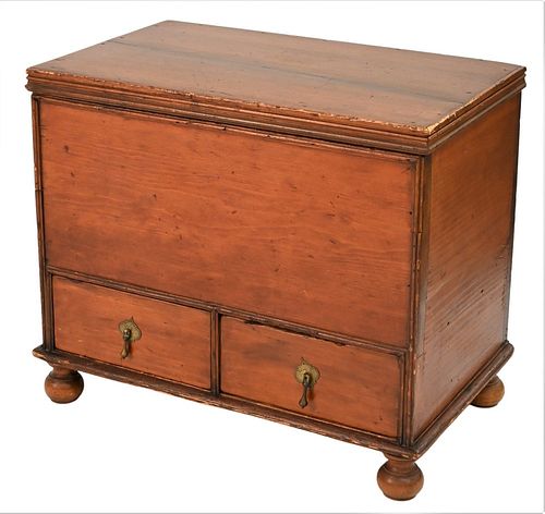 DIMINUTIVE QUEEN ANNE LIFT TOP