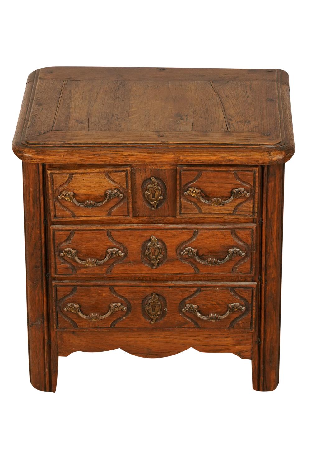 DIMINUTIVE REGENCE STYLE CARVED OAK