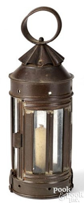 DIMINUTIVE TIN AND GLASS CANDL