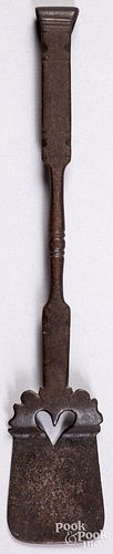 DIMINUTIVE WROUGHT IRON SPATULA,