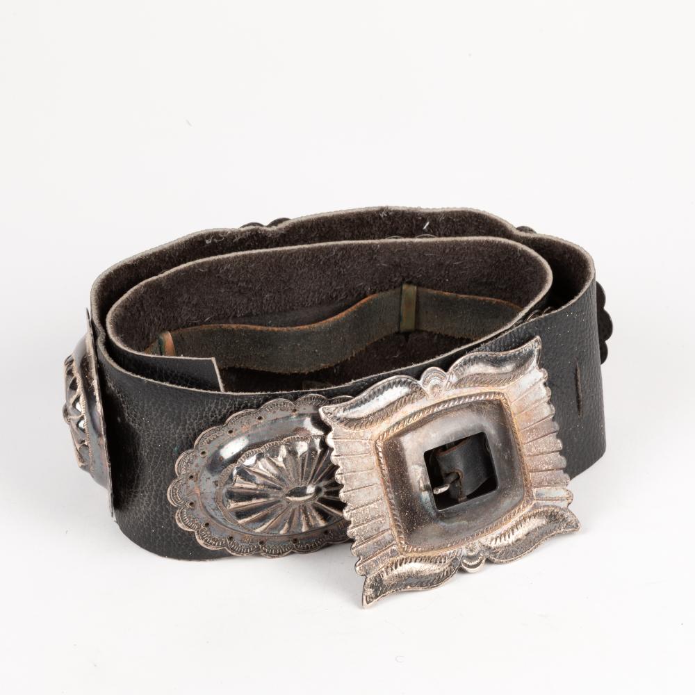 DINé [NAVAJO] SILVER HAND