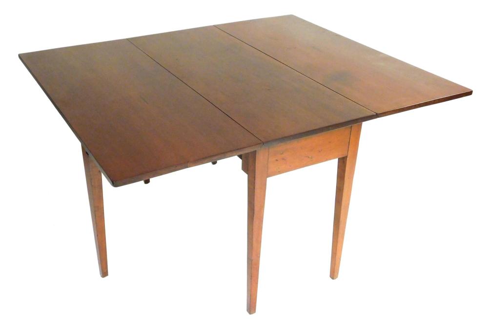DINING TABLE, NEW ENGLAND, C. 1800,