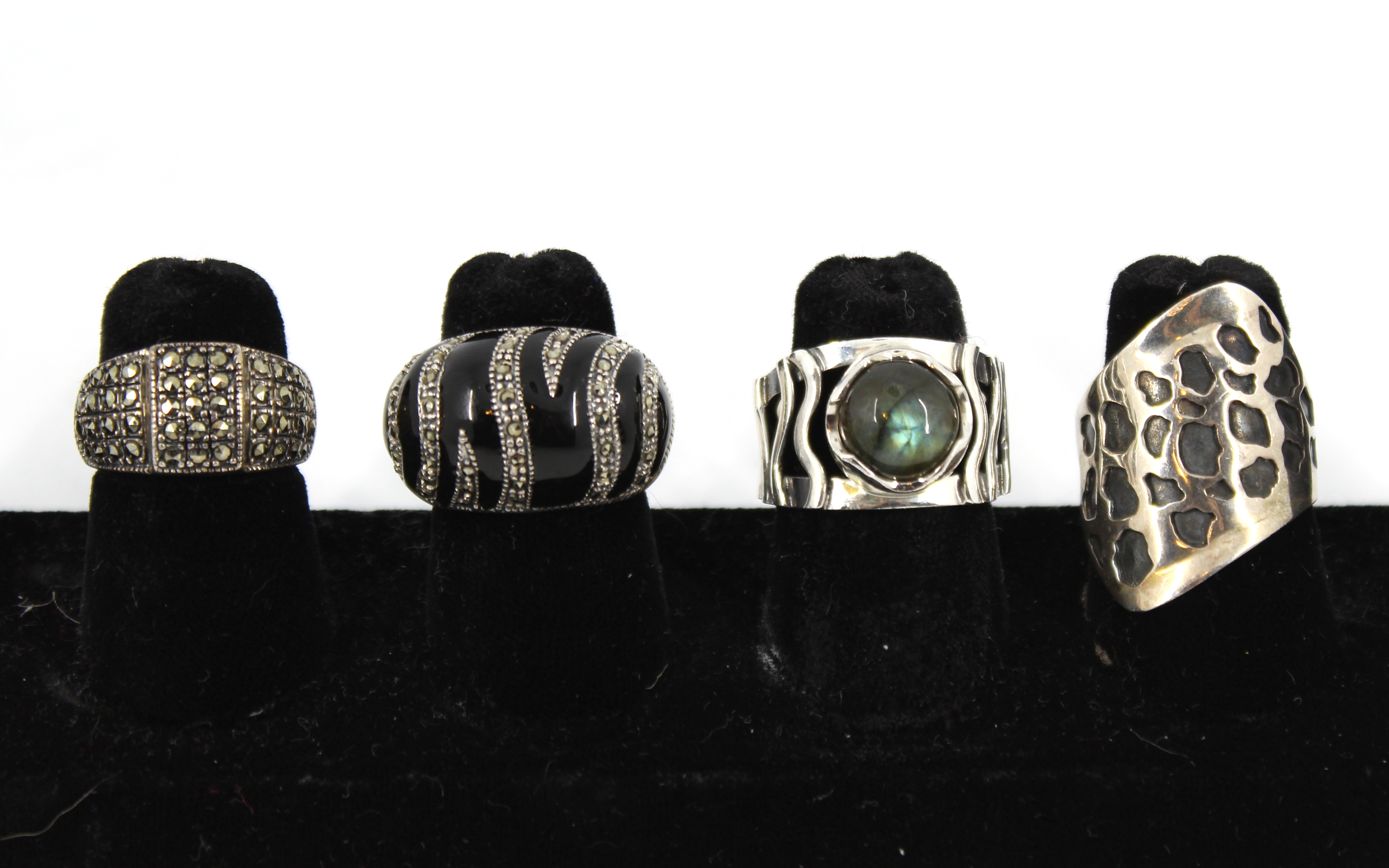 DINOUART SILVER LABRADORITE RING