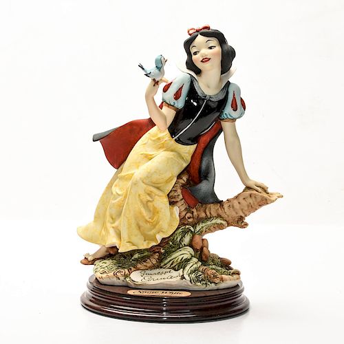 DISNEY GIUSEPPE ARMANI FIGURINE,