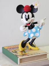 DISNEY LIMITED EDITION BIG FIG