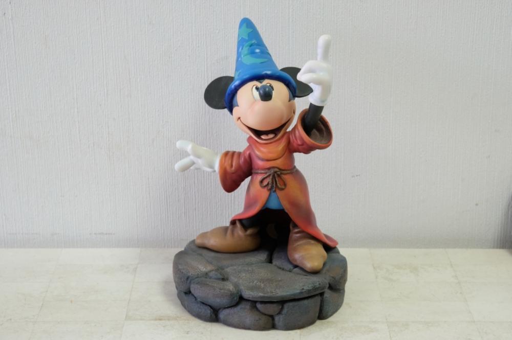 DISNEY MARKRITA PIN BOX STATUE