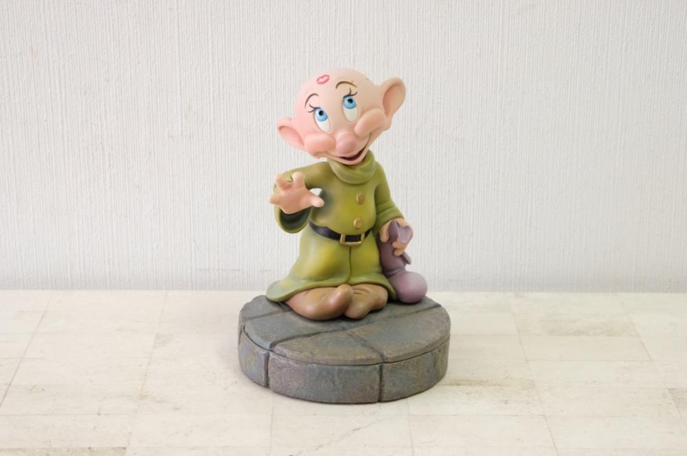 DISNEY MARKRITA PIN BOX STATUE