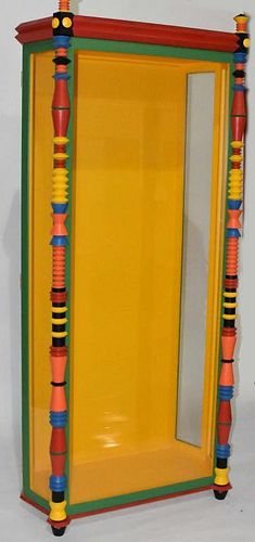 DISPLAY CABINET IN BRIGHT VIVID