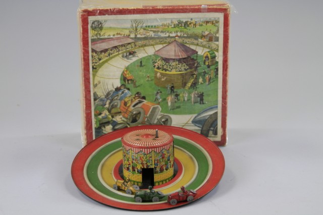 DISTLER BOXED AUTO RACE GAME