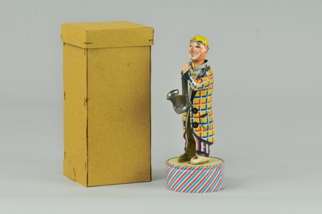 DISTLER BOXED SAX PLAYER Germany
