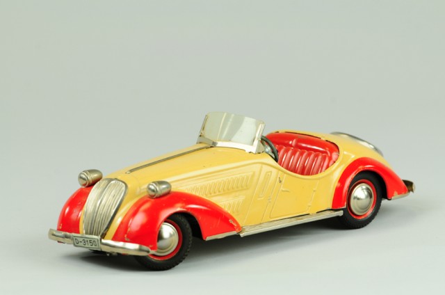 DISTLER CONVERTIBLE SPORTS CAR US