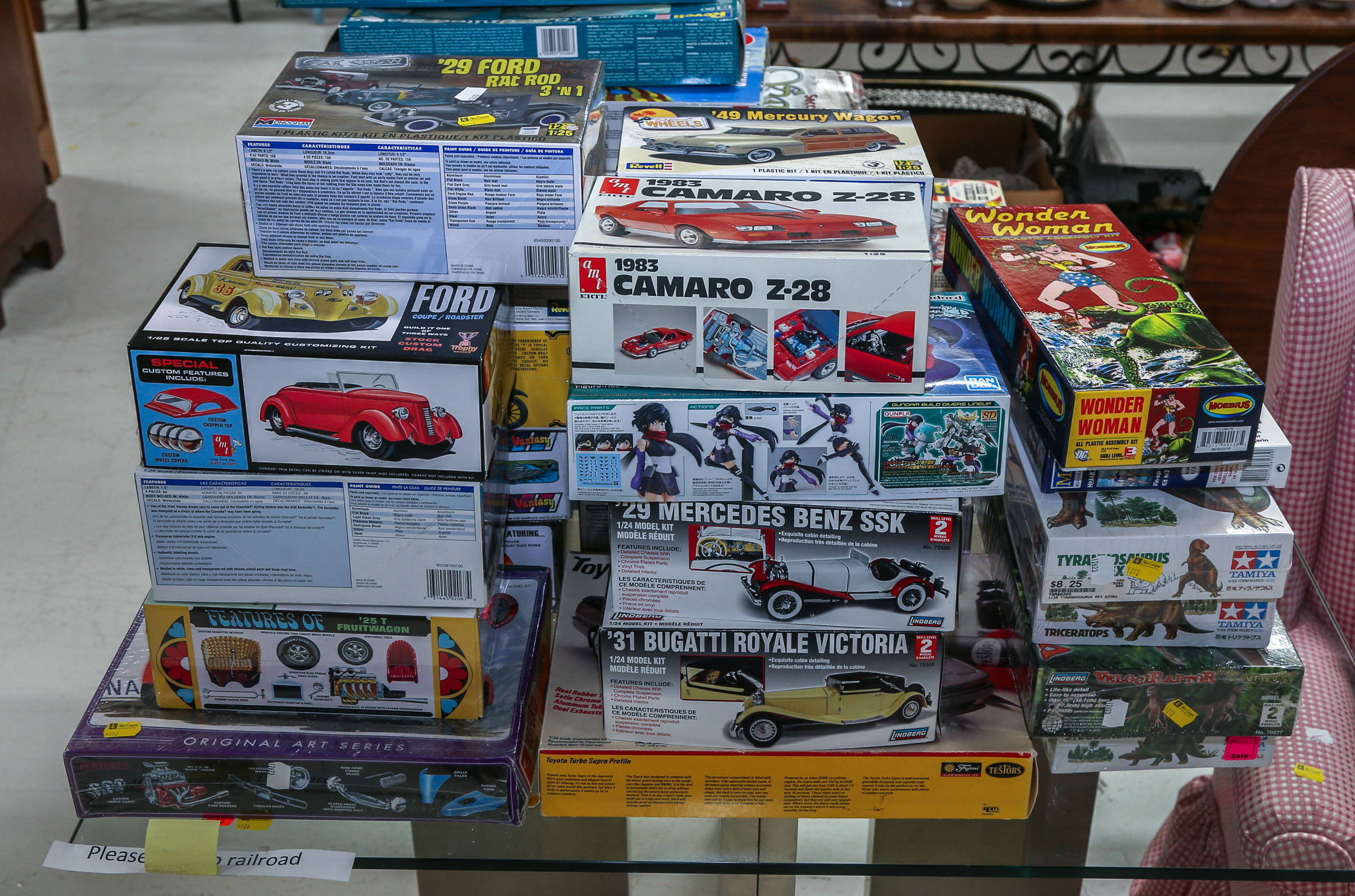 DIVERSE ASSORTMENT OF PLASTIC MODEL