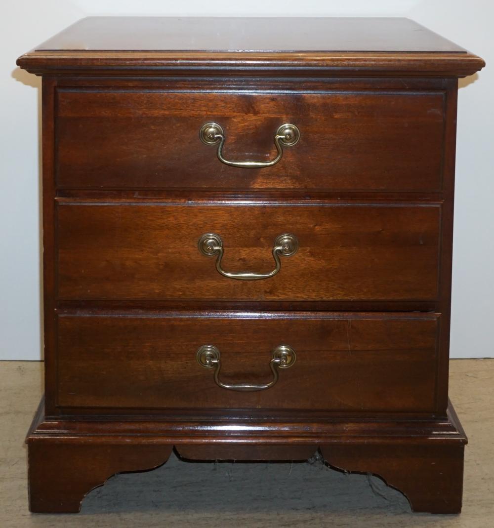 DIXIE FURNITURE CHIPPENDALE STYLE