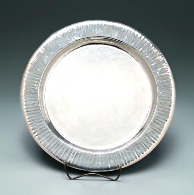 Dodge sterling tray, round with