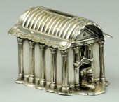 DOG SEATED IN DOGHOUSE Silver