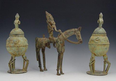 DOGON BRONZE HORSE & PR LIDDED