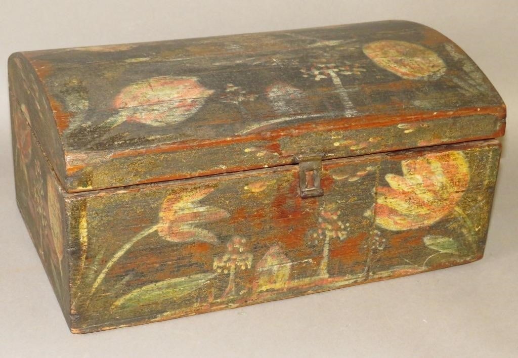 DOME TOP SOFTWOOD BOX WITH HEINRICH