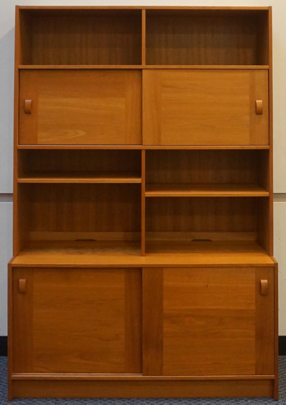 DOMINO MOBLER DANISH MID-CENTURY