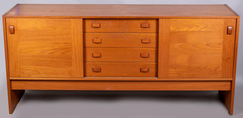 DOMINO MOBLER TEAK SIDEBOARD, CIRCA