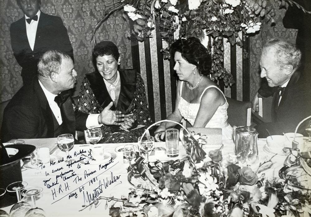 DON RICKLES SIGNED PHOTOGRAPH