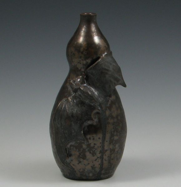 Door Pottery Bat Vase with Metallic