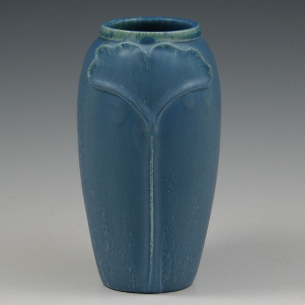 Door Pottery Falling Gingko Vase in