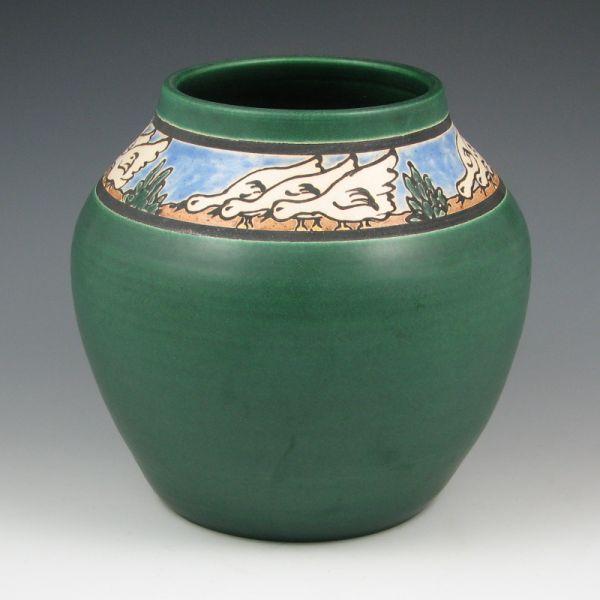 Door Pottery vase with geese in the