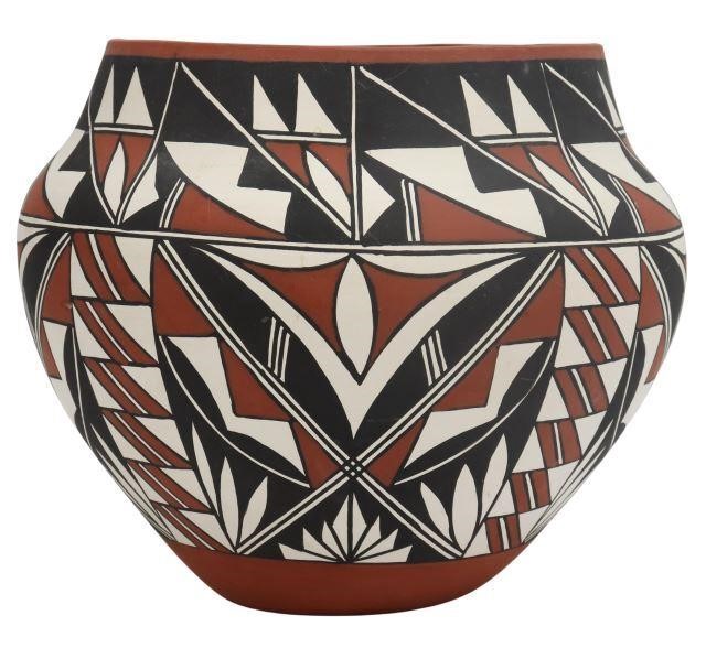 DORA ANTONIO ACOMA PUEBLO POTTERY