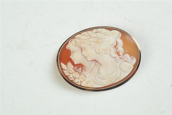DOUBLE FIGURE OVAL SHELL CAMEO. 