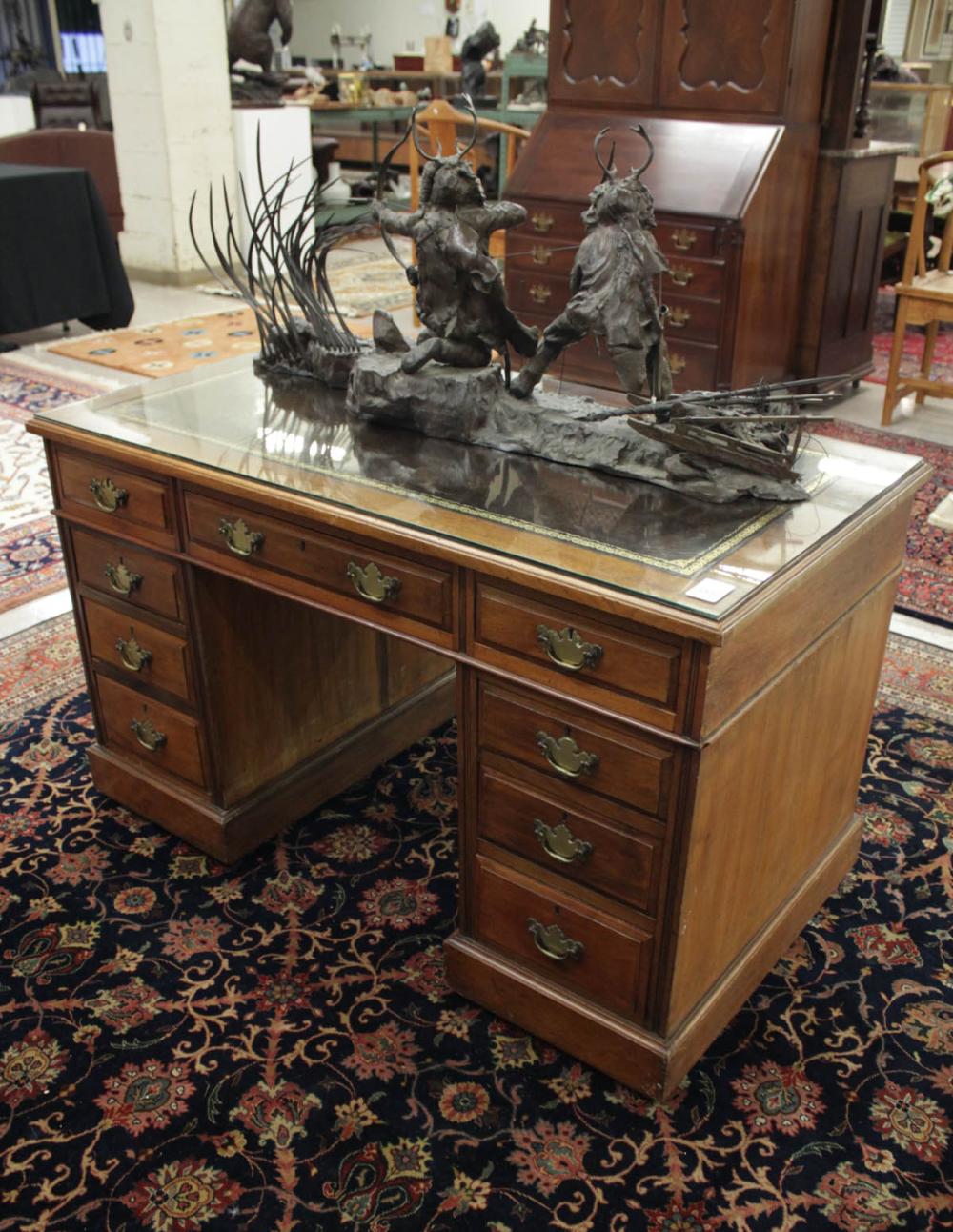 DOUBLE PEDESTAL FLAT TOP WRITING