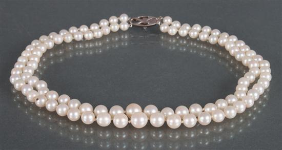 Double-strand pearl necklace