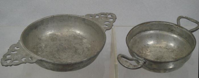 Double tab handle pewter porringer,