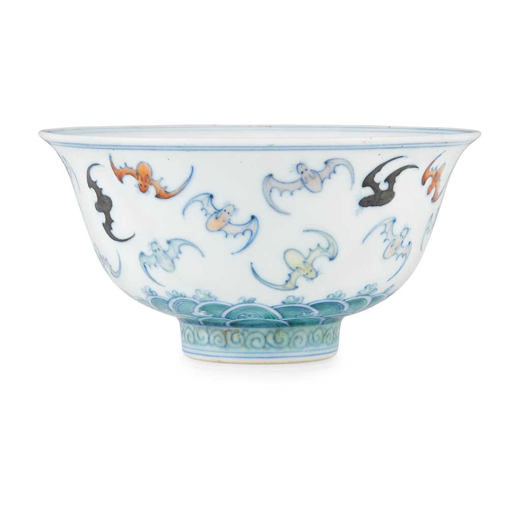 DOUCAI 'BATS AND WAVES' BOWL KANGXI