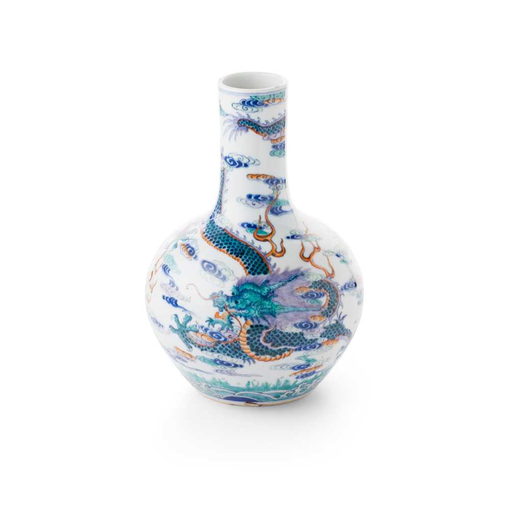 DOUCAI 'DRAGON AND PHOENIX' VASE