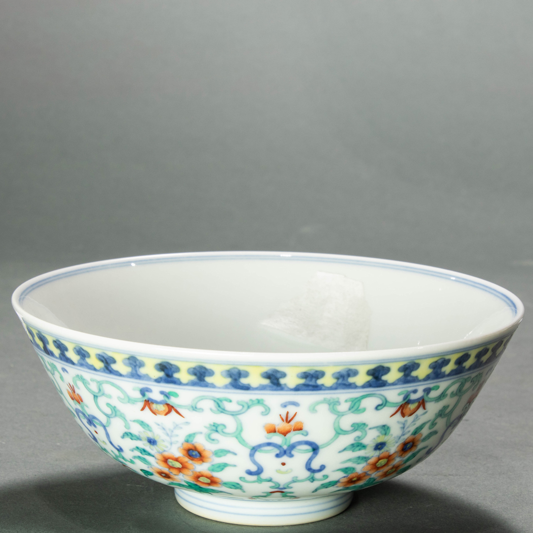 DOUCAI 'FLORAL BOUQUET' BOWL Doucai