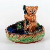 DOULTON LAMBETH STONEWARE BIBE
