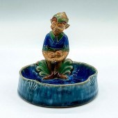 DOULTON LAMBETH STONEWARE BIBE