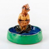 DOULTON LAMBETH STONEWARE BIBE