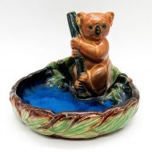 DOULTON LAMBETH STONEWARE BIBE