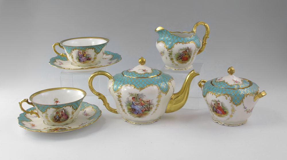 DRESDEN FINE PORCELAIN TEA FOR TWO: