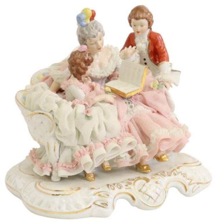 DRESDEN LACE MOTHER & CHILDREN