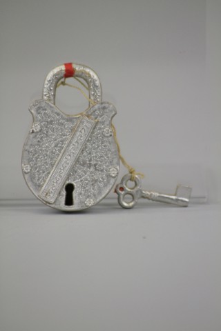 DRESDEN PADLOCK CANDY CONTAINER